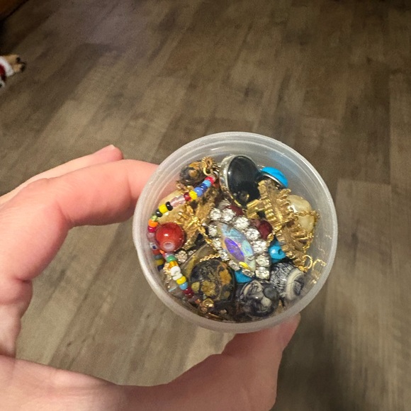 Mystery Jewelry Jar (Small) - Mostly matching earrings vintage - Picture 2 of 3